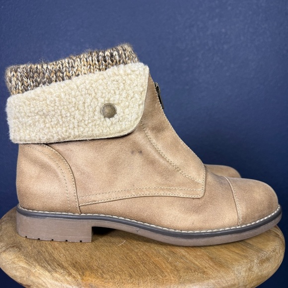 Cliffs by WHITE MOUNTAIN "Duette" Tan Ankle Boots with Knit Cuff, Size 10 WIDE - Picture 4 of 9